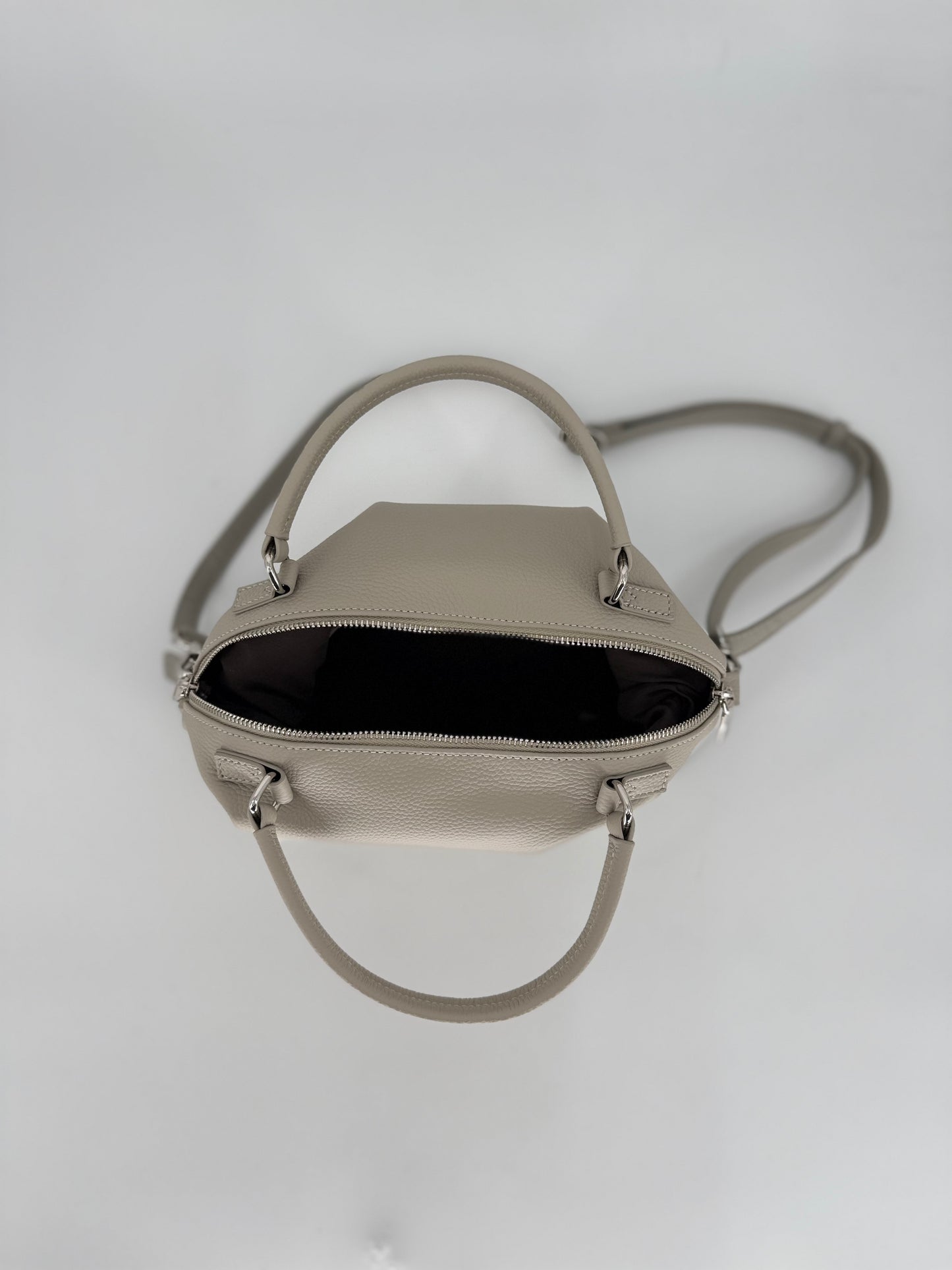 MUST BUY【088】レザー 2WAY ジップ バック (ショルダー可)