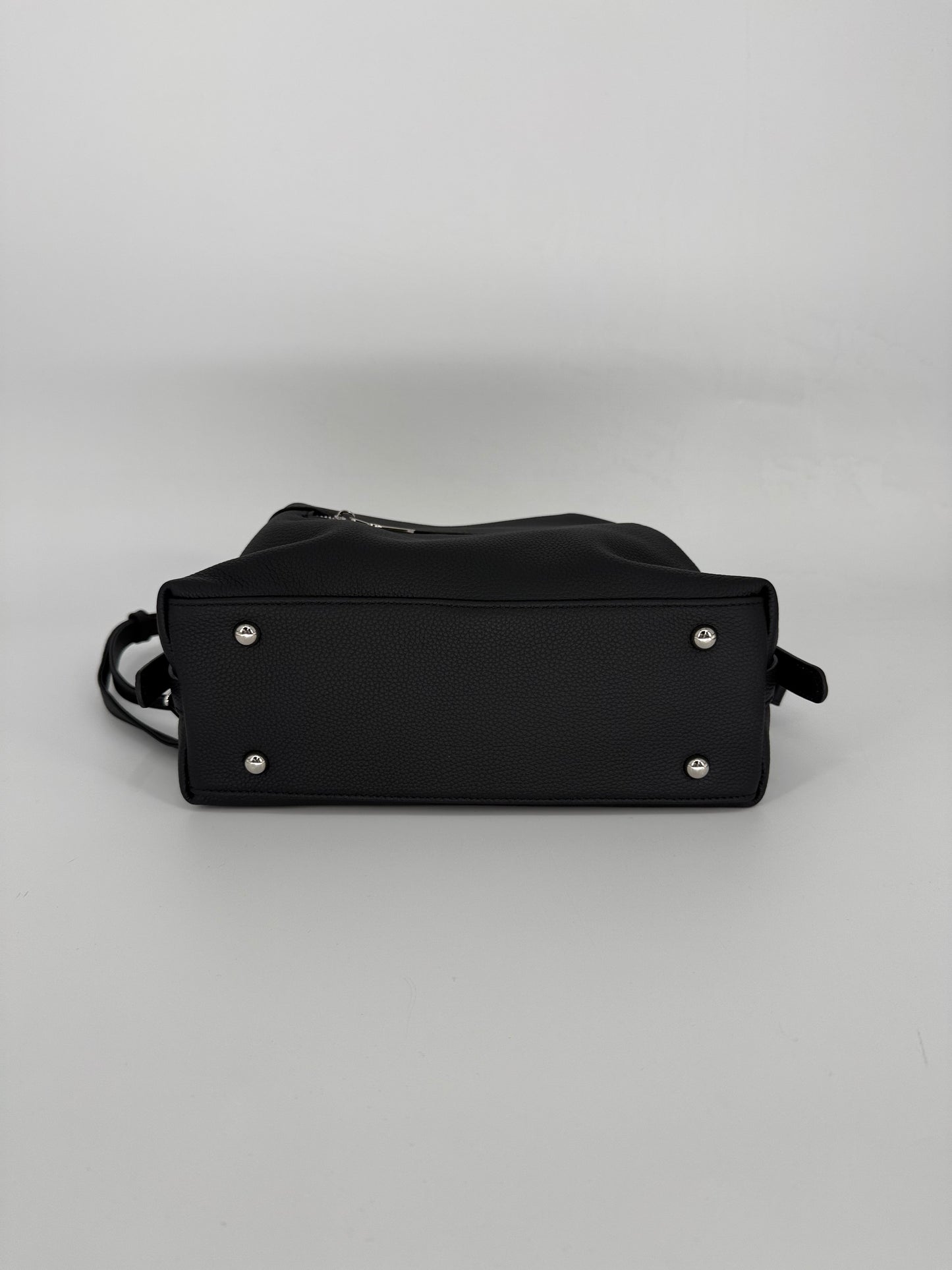 MUST BUY【088】レザー 2WAY ジップ バック (ショルダー可)